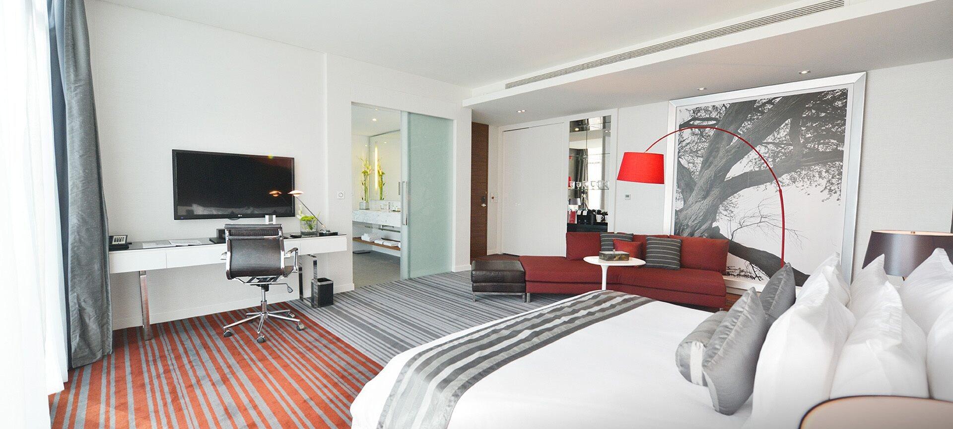 Ramee Grand Hotel And Spa Al-Manamah Bagian luar foto A suite at the hotel
