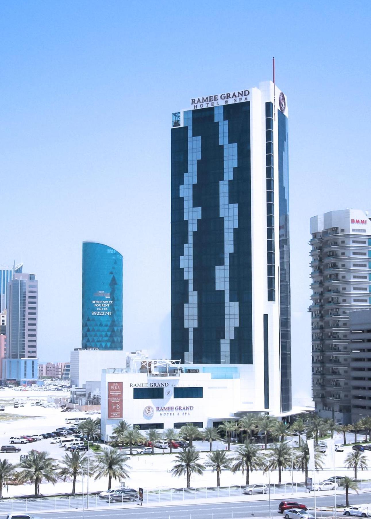 Ramee Grand Hotel And Spa Al-Manamah Bagian luar foto The hotel in 2011