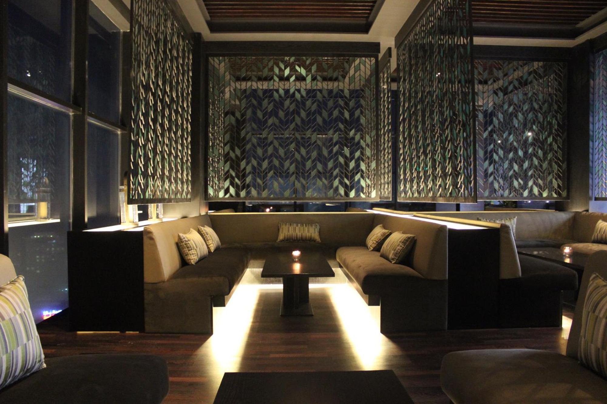 Ramee Grand Hotel And Spa Al-Manamah Bagian luar foto The interior of the bar