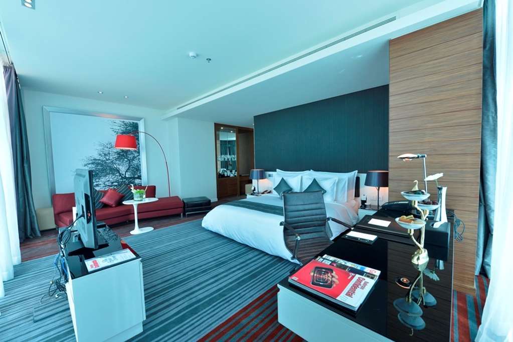 Ramee Grand Hotel And Spa Al-Manamah Bagian luar foto A suite at the hotel